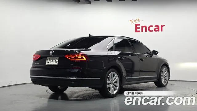 Volkswagen Passat (North America and China) 2018 thumb 2