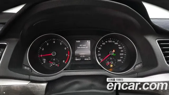 Volkswagen Passat (North America and China) 2018 thumb 8