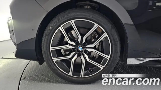 BMW 7 серии 2023 thumb 4
