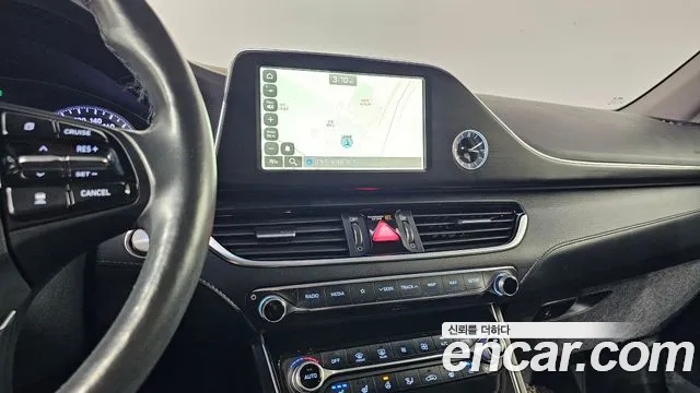 Hyundai Grandeur 2017 thumb 12
