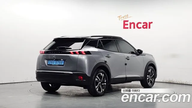 Peugeot 2008 2022 thumb 2
