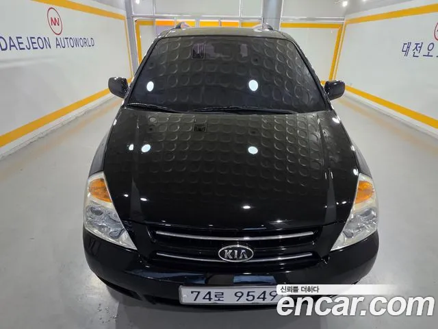 Kia Carnival 2010 thumb 2