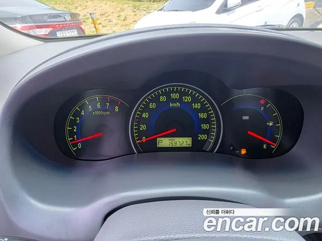 Kia Carnival 2010 thumb 4