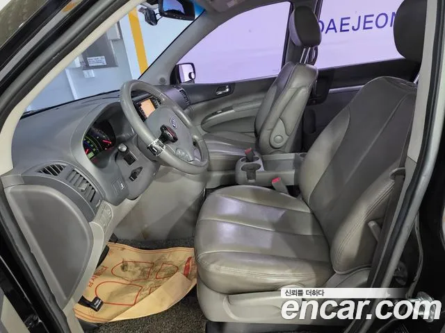 Kia Carnival 2010 thumb 6