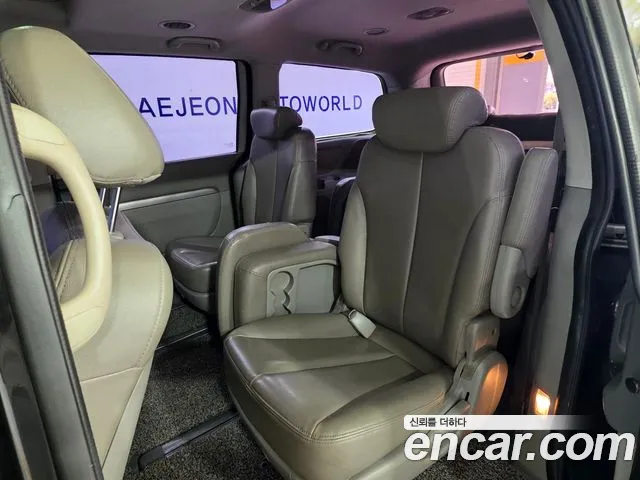 Kia Carnival 2010 thumb 9