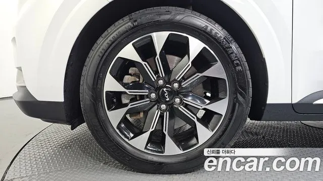 Kia Carnival 2023 thumb 5
