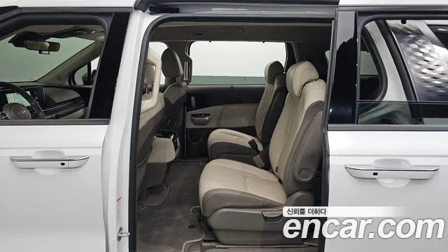 Kia Carnival 2023 thumb 11