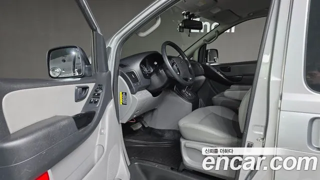 Hyundai Starex 2017 thumb 11