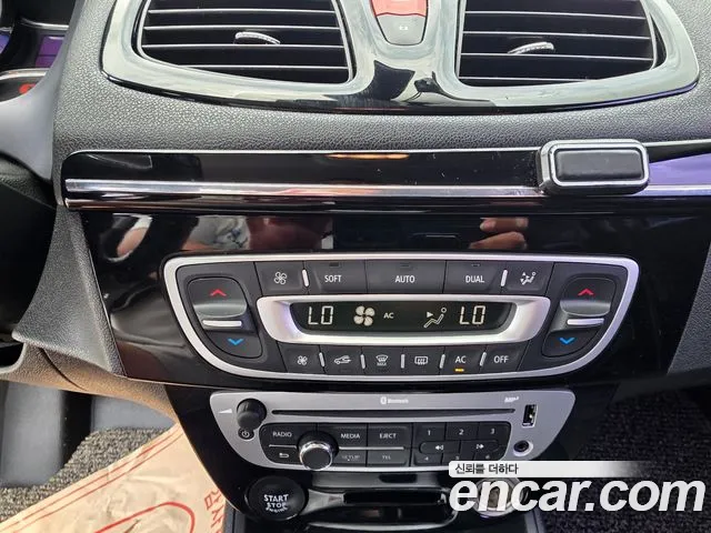 Renault Fluence 2016 thumb 8