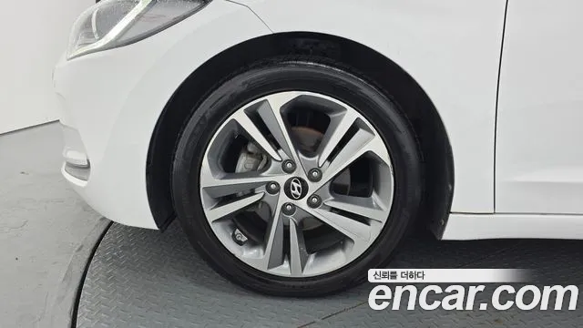 Hyundai Avante 2016 thumb 5