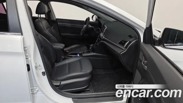 Hyundai Avante 2016 thumb 11