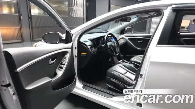 Hyundai i30 2015 thumb 10