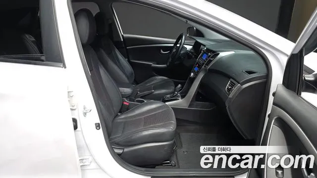 Hyundai i30 2015 thumb 11