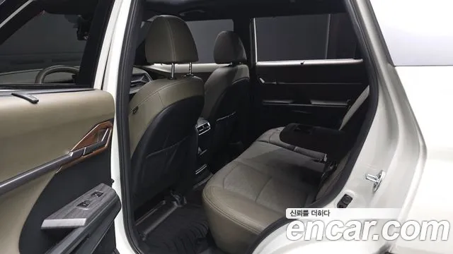 KG_Mobility_Ssangyong Torres 2022 thumb 10