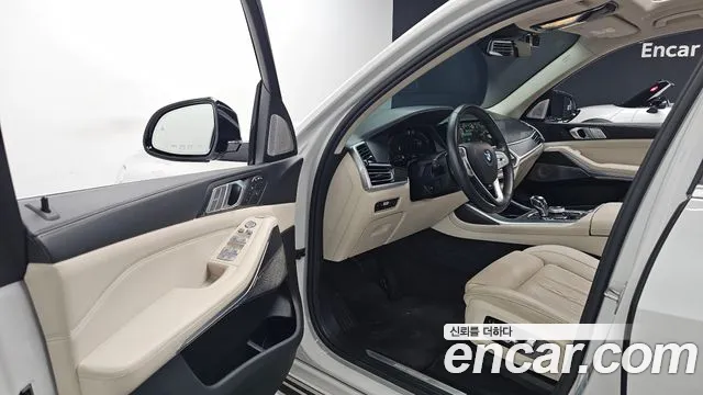 BMW X7 2021 thumb 10