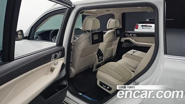 BMW X7 2021 thumb 12