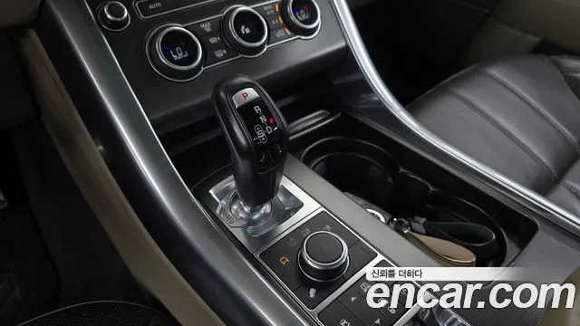 Land Rover Range Rover Sport 2017 thumb 9
