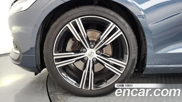Volvo S60 2019 thumb 5