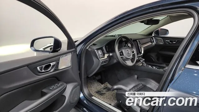 Volvo S60 2019 thumb 10
