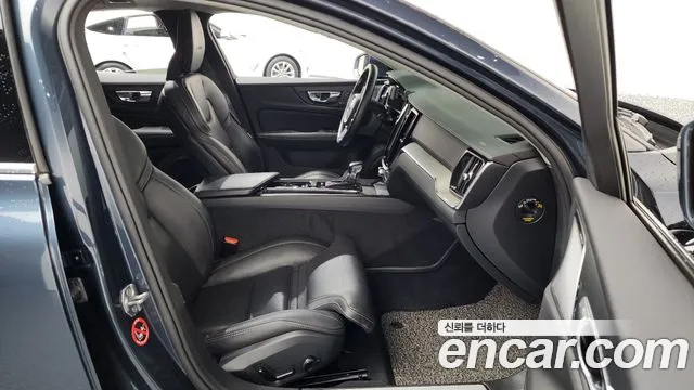 Volvo S60 2019 thumb 11