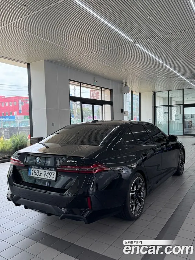 BMW 5 серии 2025 thumb 11