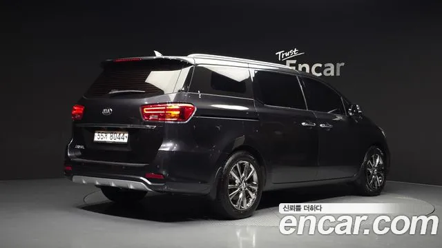 Kia Carnival 2018 thumb 2
