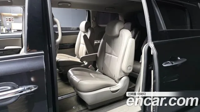 Kia Carnival 2018 thumb 12