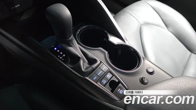 Toyota Camry 2022 thumb 9