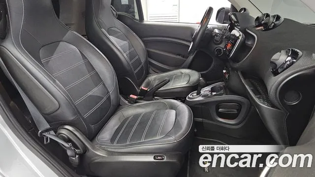 Smart Fortwo 2016 thumb 11
