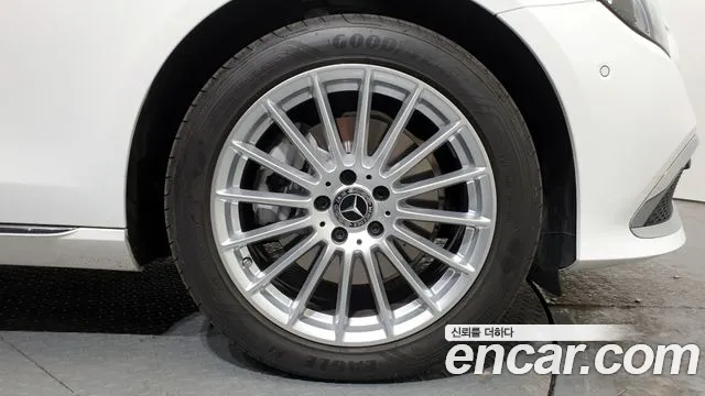 Mercedes-Benz E-Класс 2022 thumb 3
