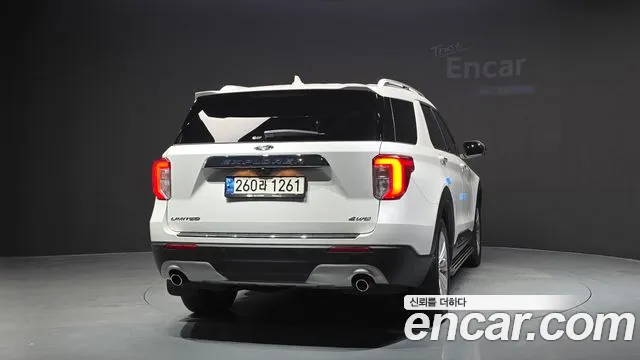 Ford Explorer 2021 thumb 4