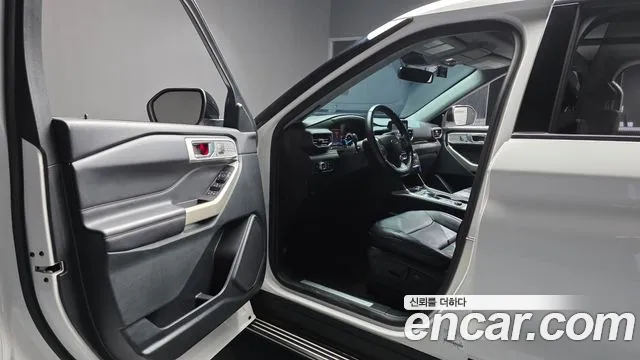 Ford Explorer 2021 thumb 10