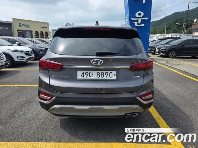 Hyundai Santa Fe 2018 thumb 4