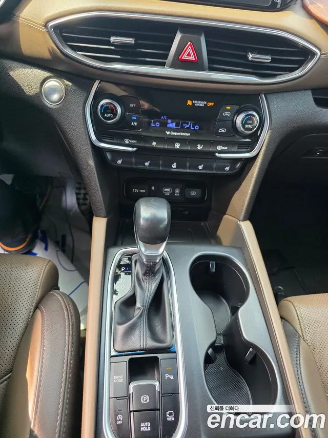 Hyundai Santa Fe 2018 thumb 9