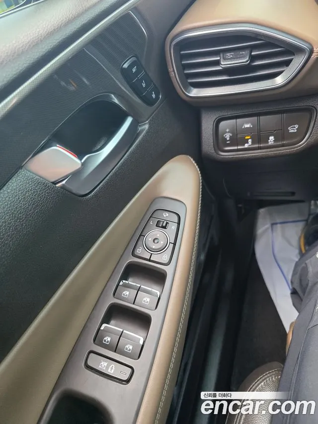 Hyundai Santa Fe 2018 thumb 12