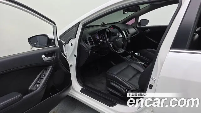 Kia K3 2013 thumb 10