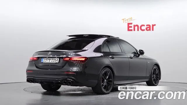 Mercedes-Benz E-Класс 2023 thumb 2