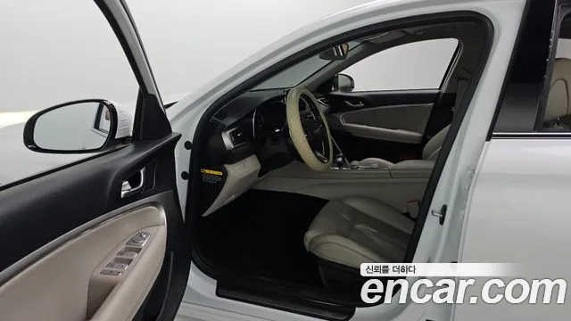 Genesis G70 2019 thumb 10