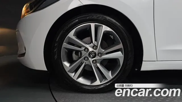 Hyundai Avante 2018 thumb 5