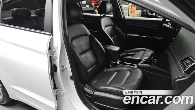 Hyundai Avante 2018 thumb 11