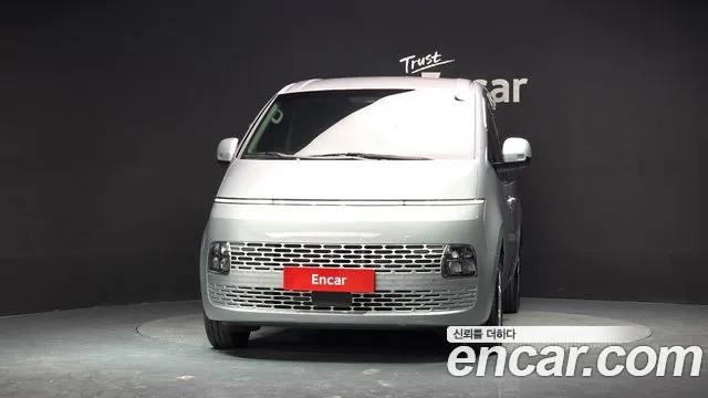 Hyundai Staria 2025 thumb 3