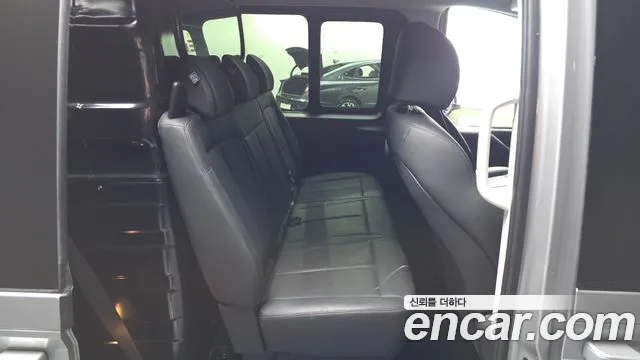 Hyundai Staria 2025 thumb 11