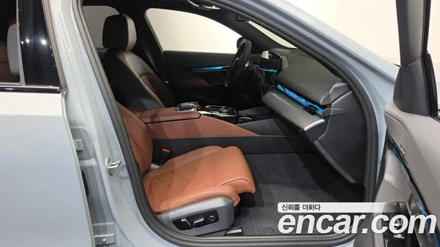 BMW 5 серии 2025 thumb 11