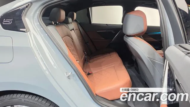 BMW 5 серии 2025 thumb 12