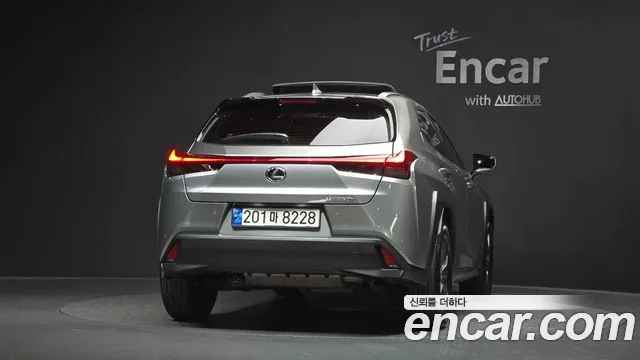 Lexus UX 2023 thumb 4