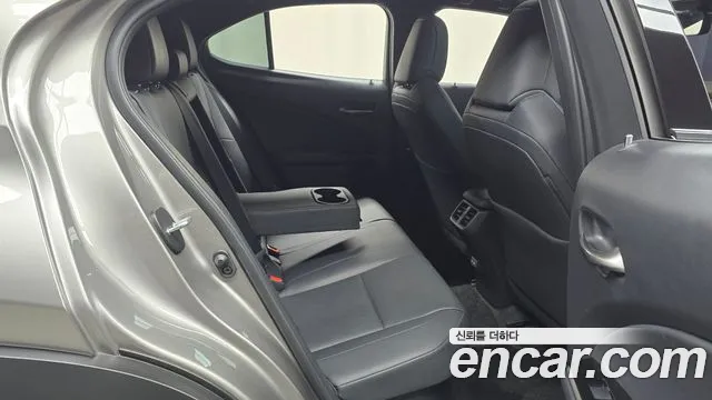 Lexus UX 2023 thumb 11