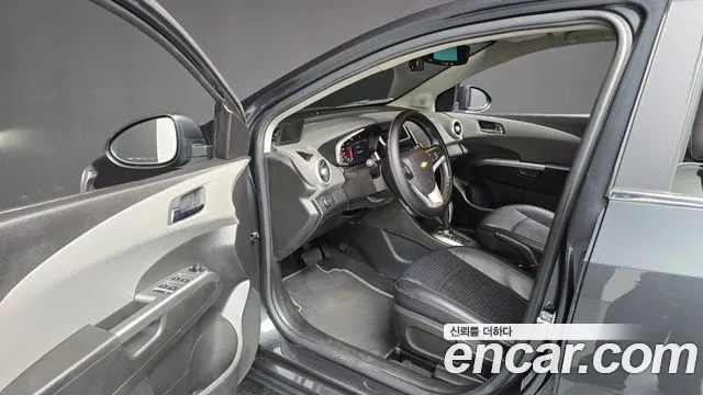 Chevrolet Aveo 2016 thumb 10