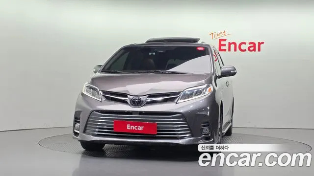 Toyota Sienna 2018 thumb 3