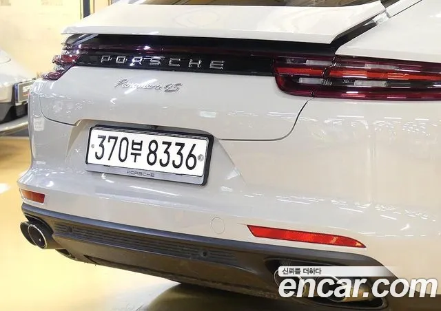 Porsche Panamera 2018 thumb 5