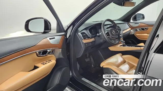 Volvo XC90 2019 thumb 10